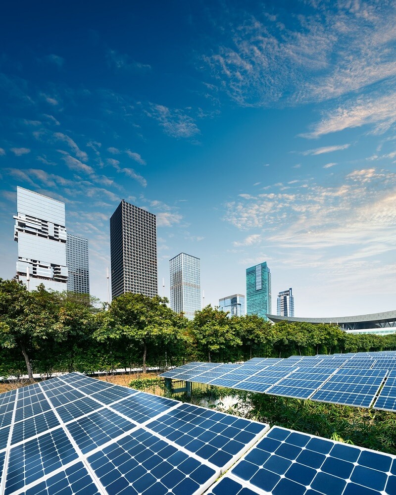 solar-panels-in-city-800x100